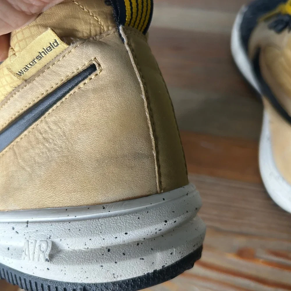 Nike Air Force 1 AF1 High Watershield Boots Kids Gold‎ Black Sneakers